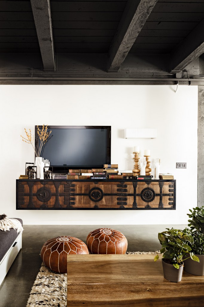 Jessica-Helgerson-Interior-Design-Portland-Loft-TV-©-Lincoln-Barbour-1-Est-Magazine